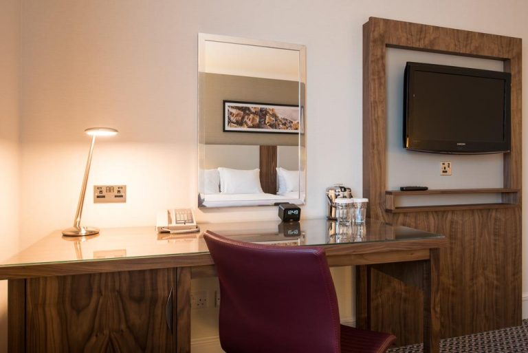 DoubleTree by Hilton Edinburgh Airport12 768x513