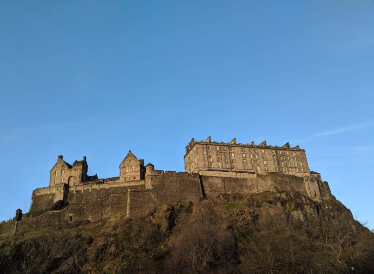 Edinburgh Castle 768x563